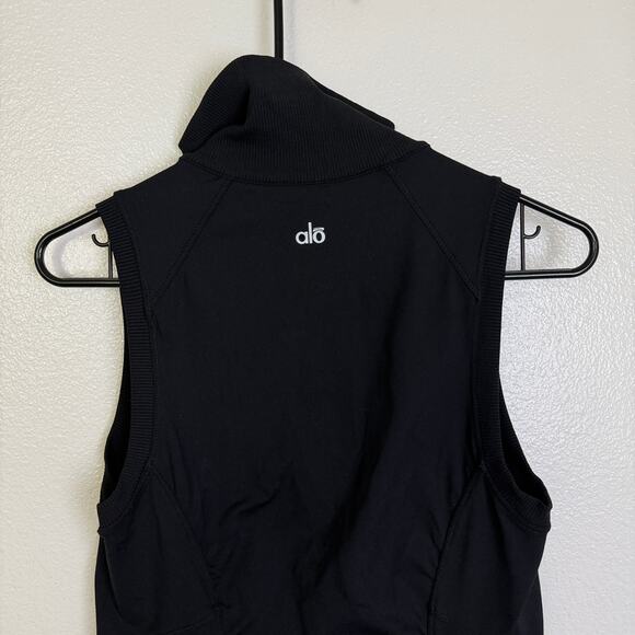 ALO Yoga Lakeside Vest Womens Medium Black Full Zip Outdoors Stretch Run Jog - Picture 5 of 5